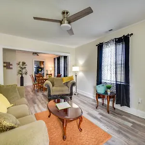  Holiday home Charming Newport News Less Than 1 Mi To Ocean! United States